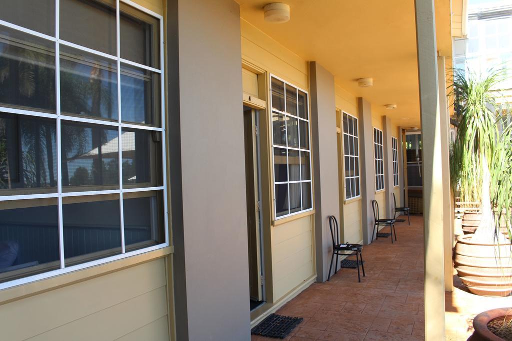 Squid'S Ink Motel Belmont Extérieur photo