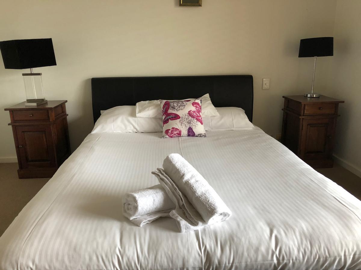 Squid'S Ink Motel Belmont Extérieur photo