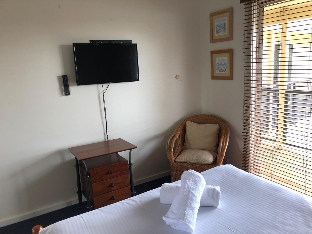 Squid'S Ink Motel Belmont Extérieur photo